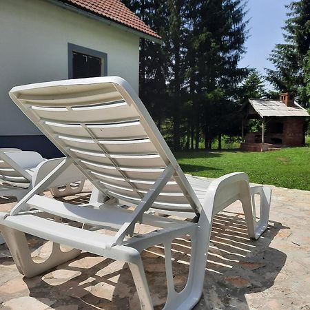 Vacation House Home, Plitvice Lakes National Park พลิตวิชกา เยเซรา ภายนอก รูปภาพ