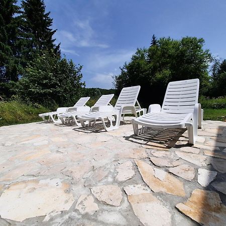 Vacation House Home, Plitvice Lakes National Park พลิตวิชกา เยเซรา ภายนอก รูปภาพ