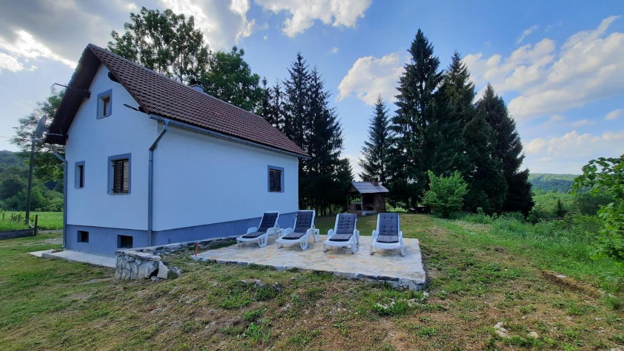 Vacation House Home, Plitvice Lakes National Park พลิตวิชกา เยเซรา ภายนอก รูปภาพ