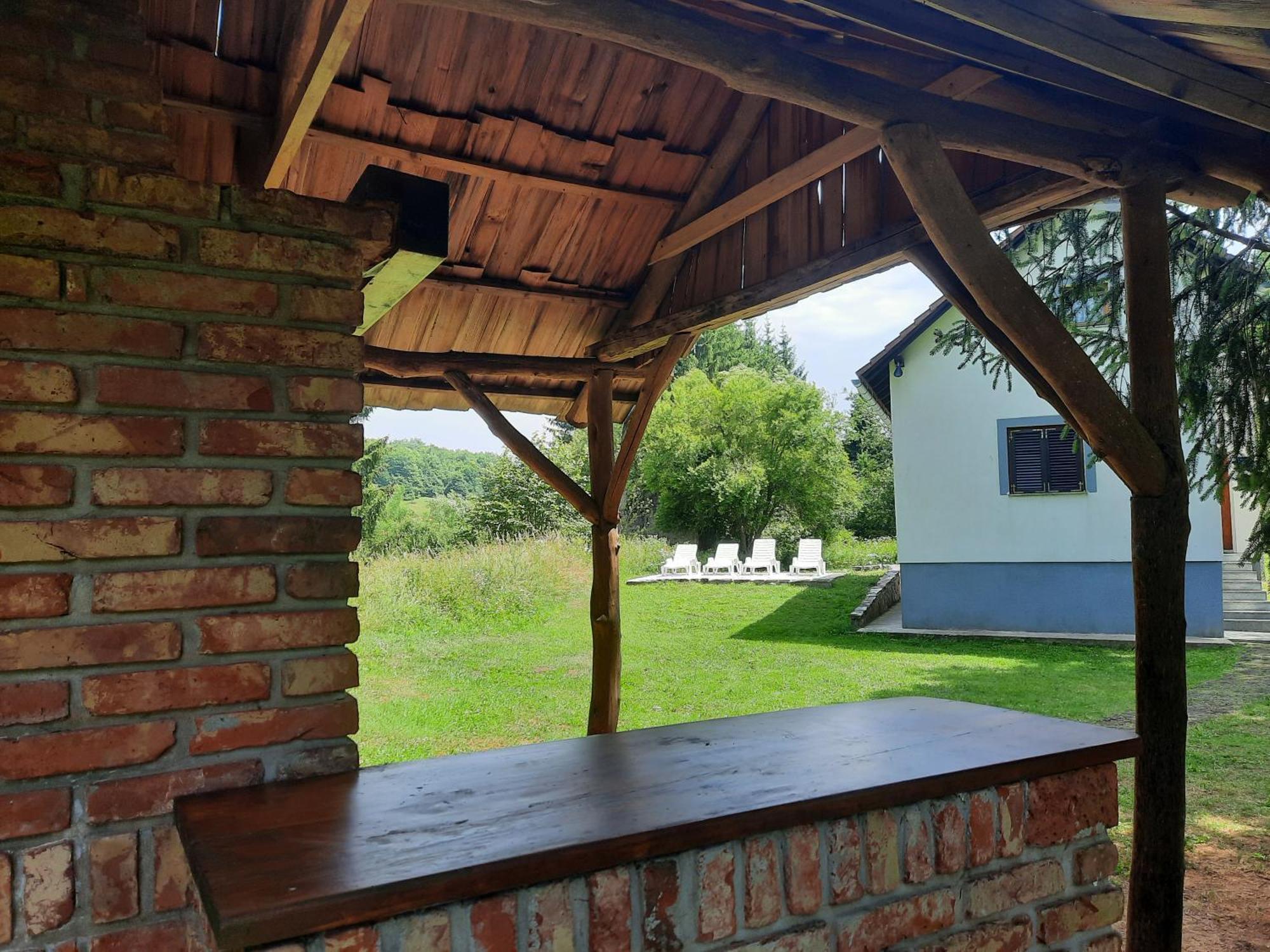 Vacation House Home, Plitvice Lakes National Park พลิตวิชกา เยเซรา ภายนอก รูปภาพ