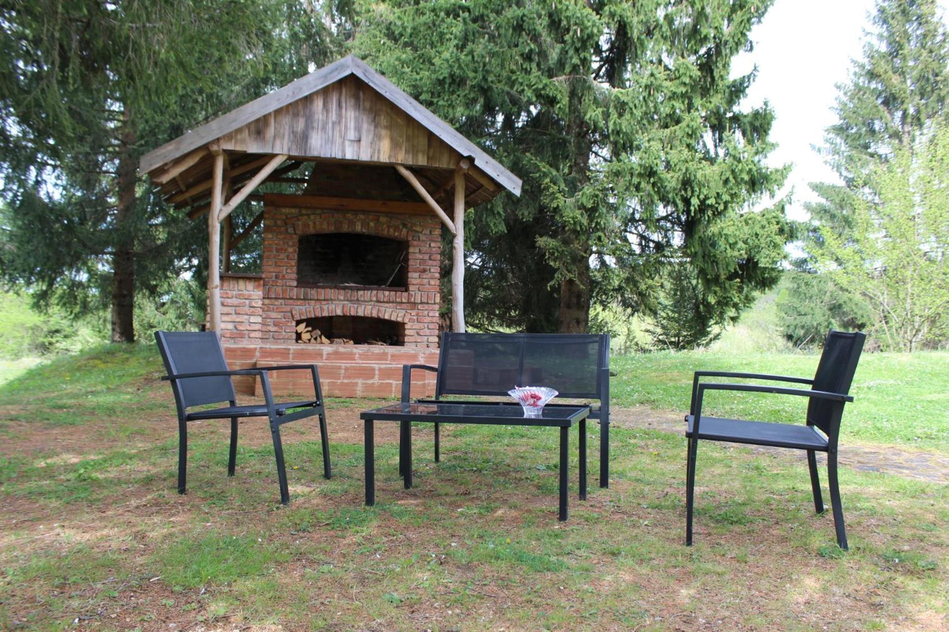 Vacation House Home, Plitvice Lakes National Park พลิตวิชกา เยเซรา ภายนอก รูปภาพ