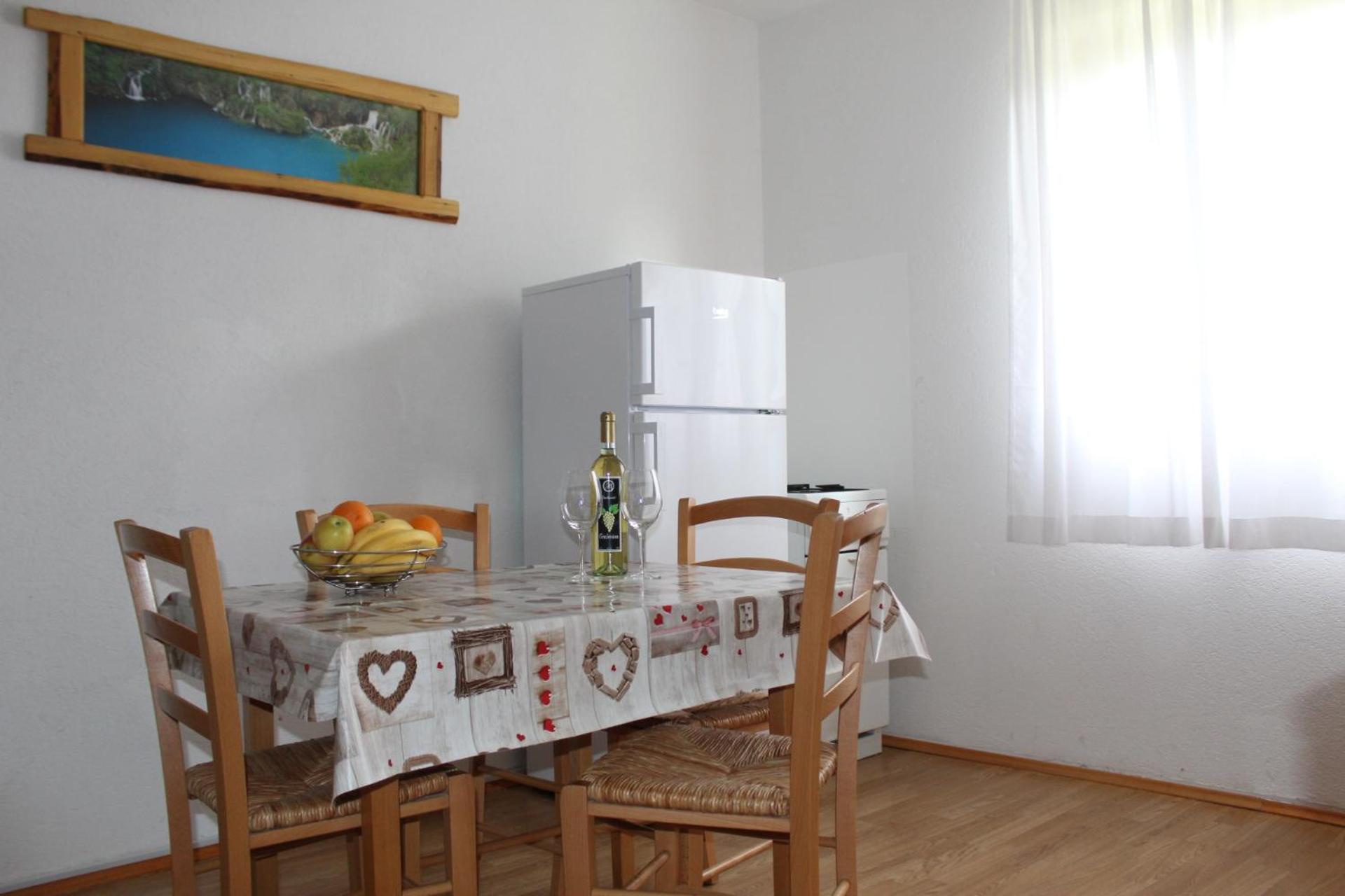 Vacation House Home, Plitvice Lakes National Park พลิตวิชกา เยเซรา ภายนอก รูปภาพ
