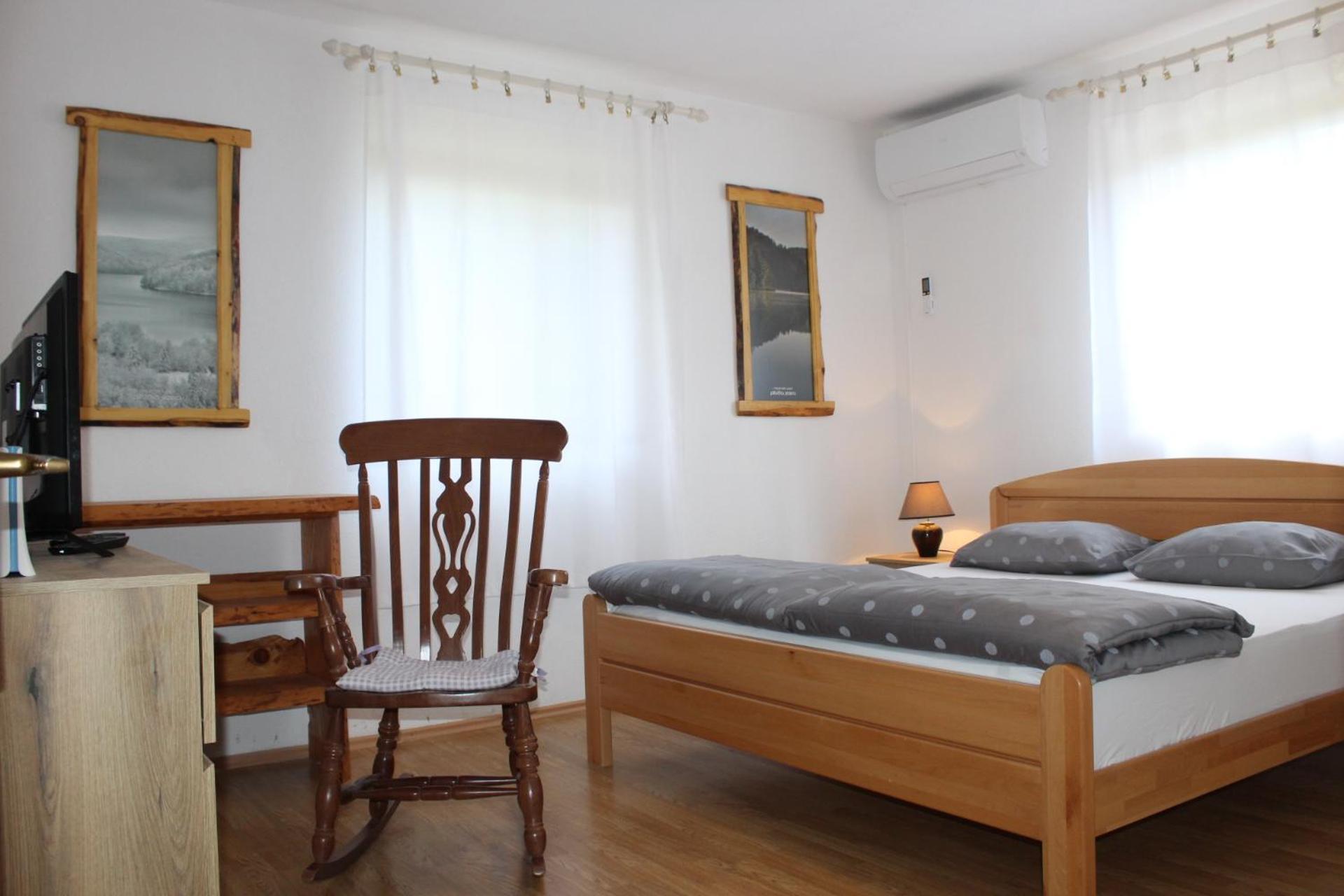 Vacation House Home, Plitvice Lakes National Park พลิตวิชกา เยเซรา ภายนอก รูปภาพ