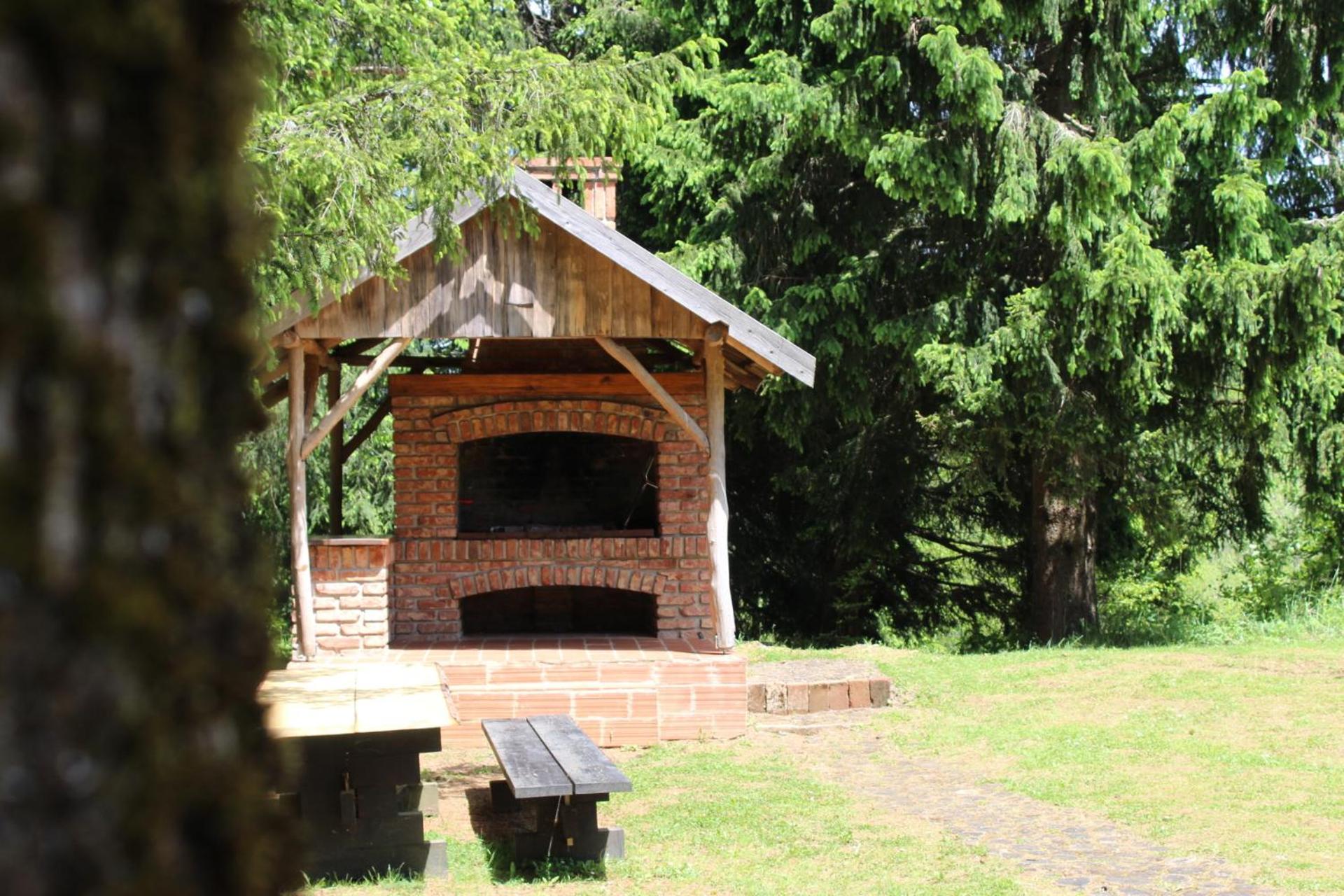 Vacation House Home, Plitvice Lakes National Park พลิตวิชกา เยเซรา ภายนอก รูปภาพ