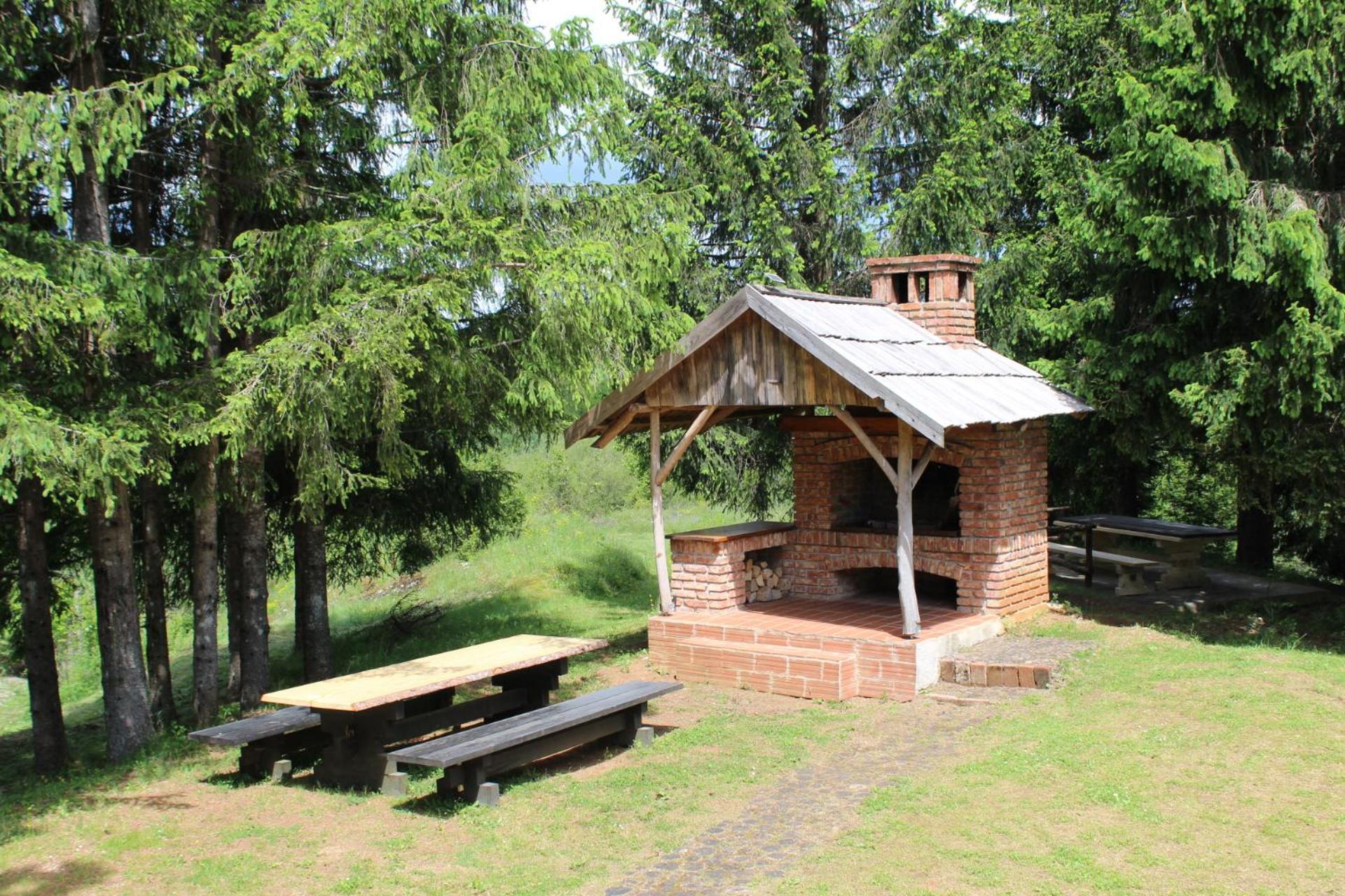 Vacation House Home, Plitvice Lakes National Park พลิตวิชกา เยเซรา ภายนอก รูปภาพ