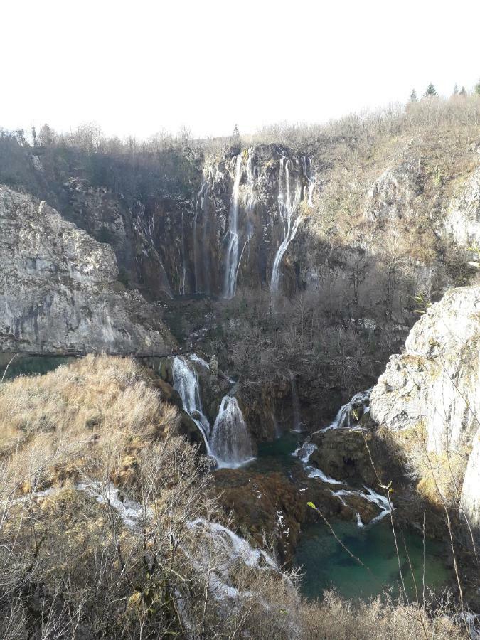 Vacation House Home, Plitvice Lakes National Park พลิตวิชกา เยเซรา ภายนอก รูปภาพ